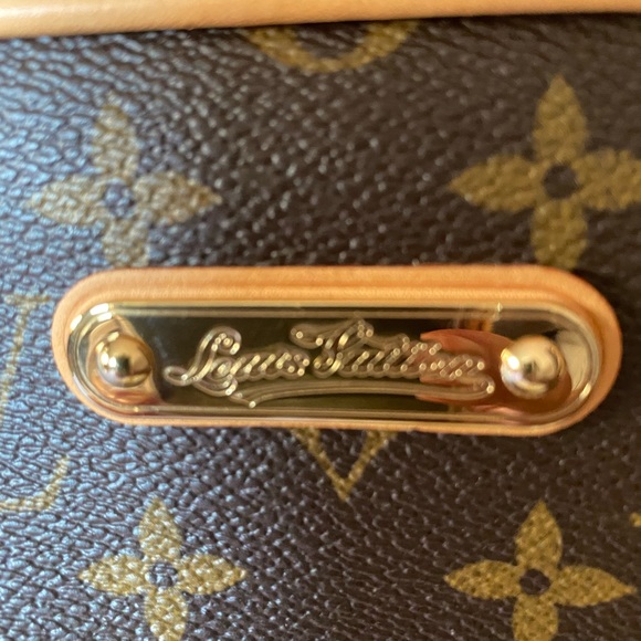 Discontinued Louis Vuitton zipper lock bag - Picture 2 of 7